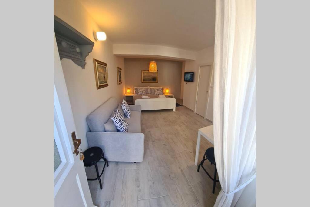 Studio Apartment Marella Vis Buitenkant foto